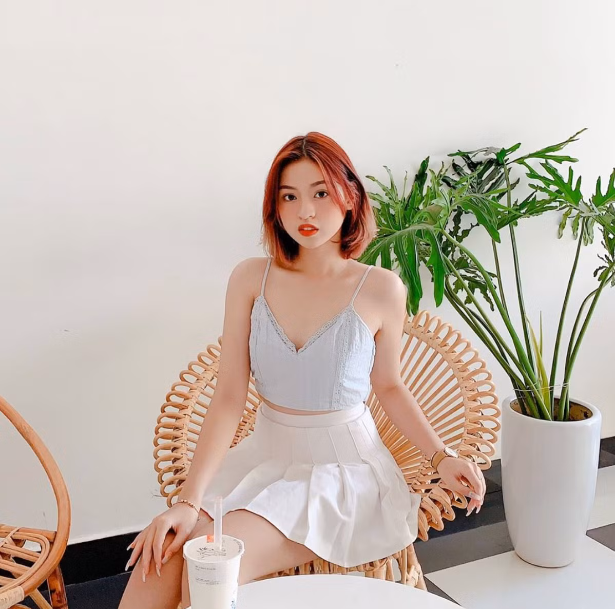 Hot girl 10X cũng cho biết thêm giọng cô nàng vốn dĩ đã như vậy chứ không hề cố tình nói điệu cho đặc biệt.