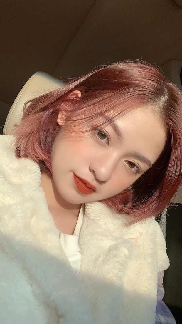 Nổi nên như một hiện tượng mạng xã hội, Thanh Tâm nhận được nhiều lời khen cũng như chê bai. Không ít người cho rằng cô nàng điệu chảy nước, cố tình làm lố để thu hút sự chú ý.