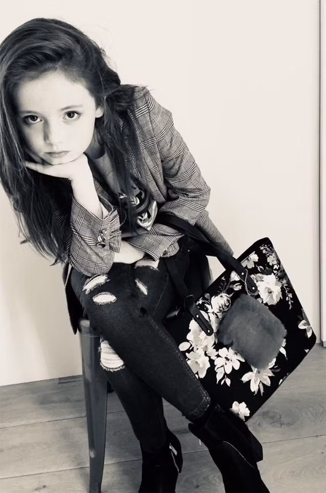 Mới đây, Nuala Childs cũng nhận được lời mời tham dự Tuần lễ Thời Trang New York vào năm tới.