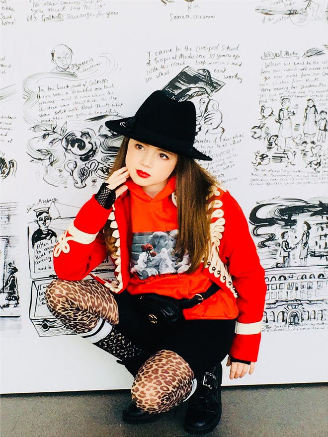 Trái ngược hoàn toàn với các bé gái cùng tuổi yêu thích búp bê và nghịch ngợm, Nuala Childs lại mơ ước sẽ được ông già Noel tặng cho một chiếc máy tập thể dục trong dịp Giáng sinh này.