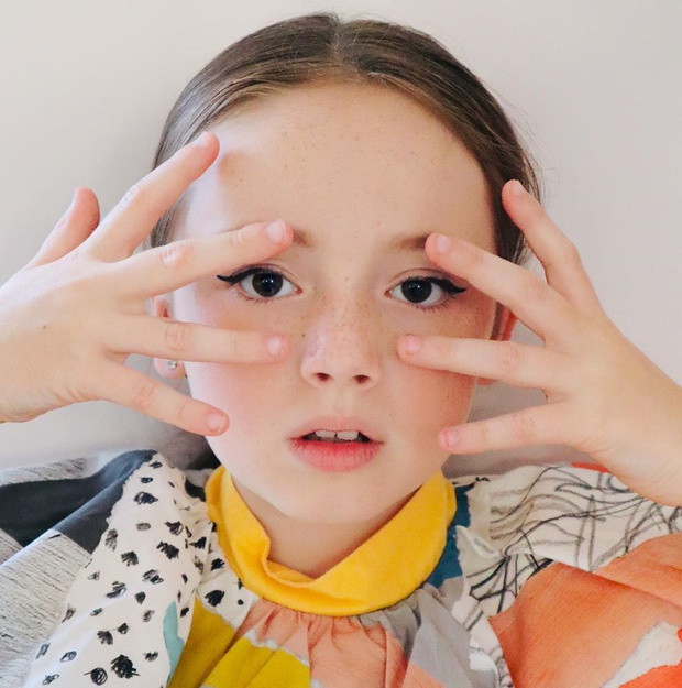 Song song với việc theo đuổi nghề người mẫu, cô bé đang theo học trường nghệ thuật biểu diễn LIPA, Liverpool vì muốn theo đuổi thêm sự nghiệp diễn xuất.