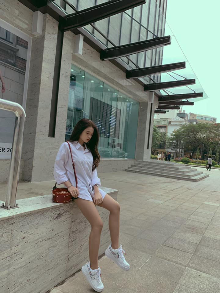 Qua 2 năm, hot girl Linh Ka dần gạt bỏ vẻ trong sáng, dễ thương để theo đuổi phong cách sexy, gợi cảm.