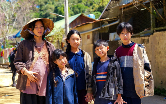 Con gái 12 tuổi của Lý Hải lớn phổng phao, xinh đẹp như mẹ Con gai 12 tuoi cua Ly Hai lon phong phao, xinh dep nhu me