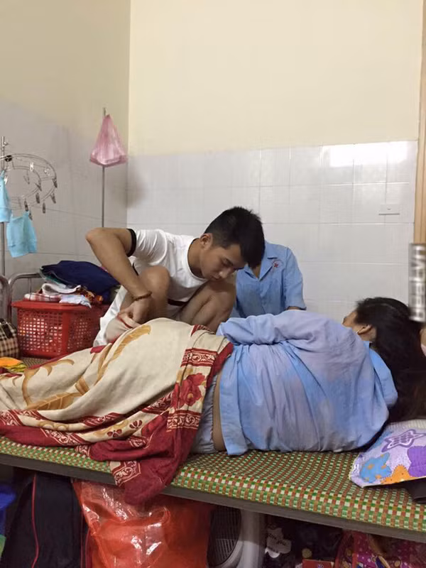 Chẳng biết giàu có thì sung sướng thế nào chứ có chồng thương yêu bất chấp hoàn cảnh thì hạnh phúc đã nắm trong lòng bàn tay.