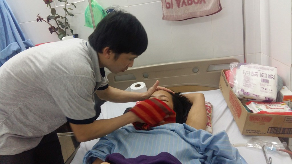 Đúng là muốn nhìn rõ tính cách và tình yêu của người đàn ông dành cho vợ, cứ vào bệnh viện phụ sản. Những người chồng thương gia đình sẽ có cách cư xử khác hẳn.