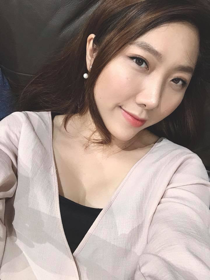 Em gái kế Trấn Thành là huỳnh Mi (25 tuổi), là cựu sinh viên của Đại học Quốc tế tại TP HCM. Cô nàng kết hôn với chồng là người Hong Kong vào đầu năm 2018 sau 3 năm tìm hiểu. Hiện tại cô đang tập trung vào công việc kinh doanh.