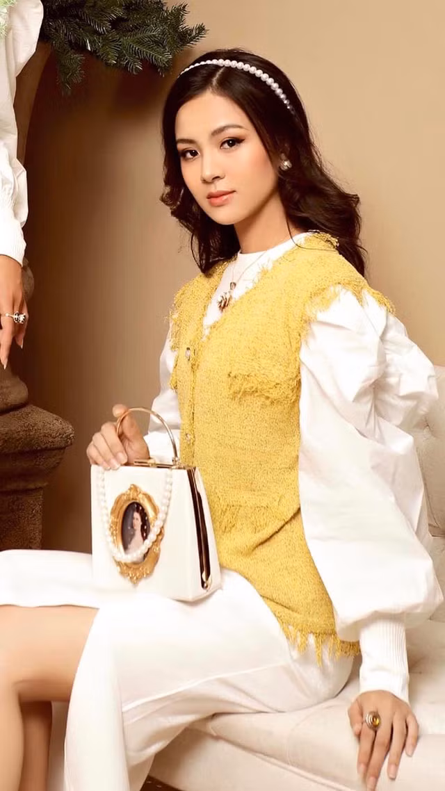 Cô nàng 10X cho rằng con gái có ngoại hình đẹp là một điều cực kỳ lợi thế, tuy nhiên cũng cần vẻ đẹp tâm hồn và trí tuệ.