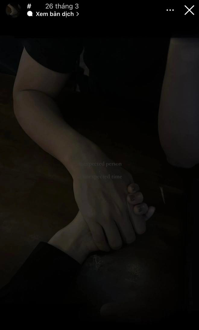 Nga Anh bắt đồ lộ dấu hiệu có tình yêu từ khoảng tháng 3/2024, cô không ngần ngại thừa nhận đã có tình yêu, tuy nhiên danh tính của bạn trai chưa được cô công khai.