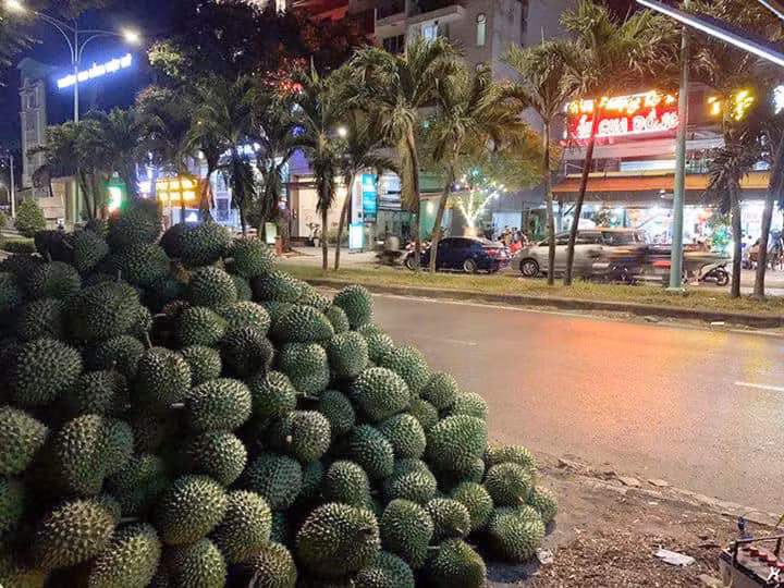 Keu goi giai cuu sau rieng, co gai lap tuc bi chi trich loi dung-Hinh-2