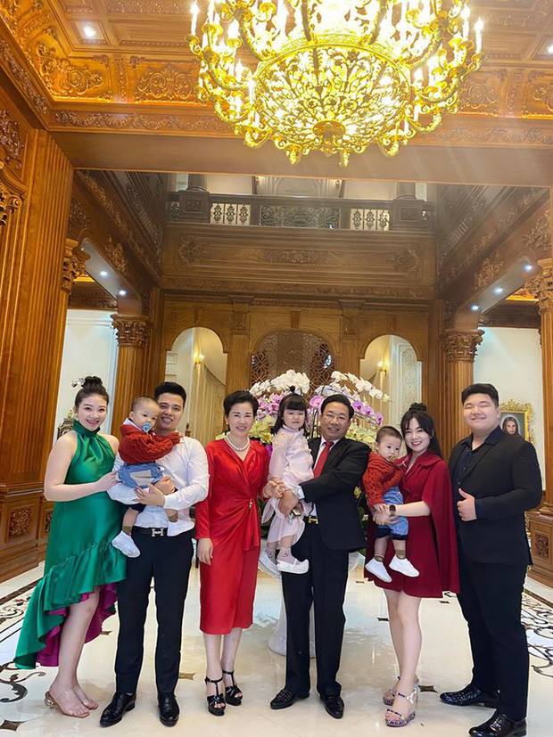 Gia đình Thu Hương dịp Tết Nguyên đán Canh Tý 2020 vừa qua.