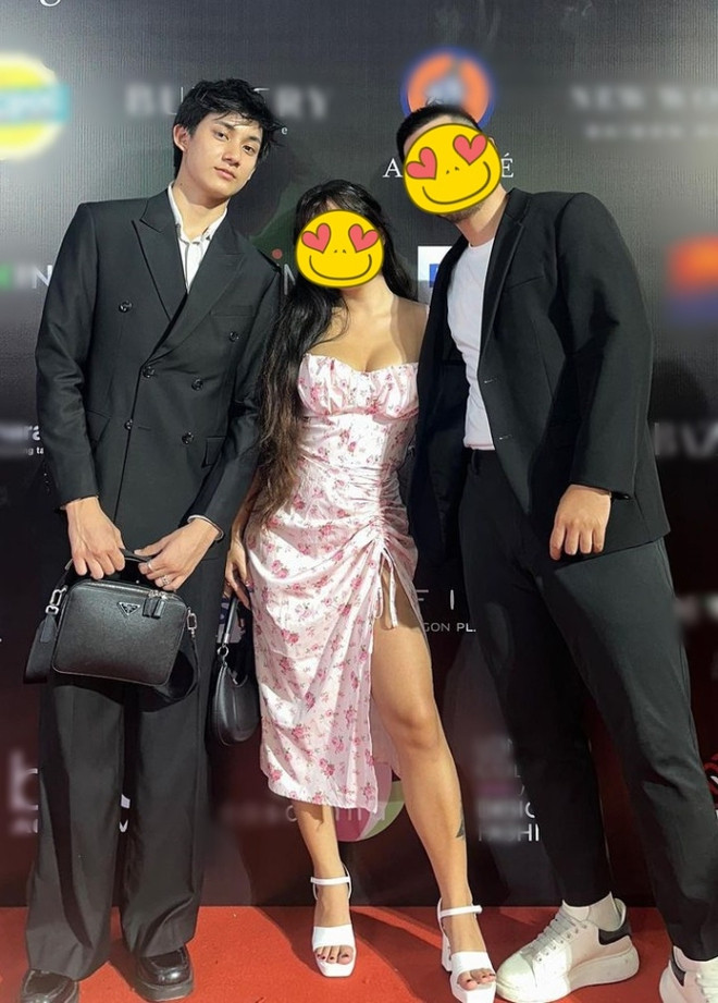 Được biết, sinh năm 2004, "tình trẻ" của nữ ca sĩ họ Thiều từng là game thủ, hiện làm việc và học tập song song giữa Việt Nam và Pháp.