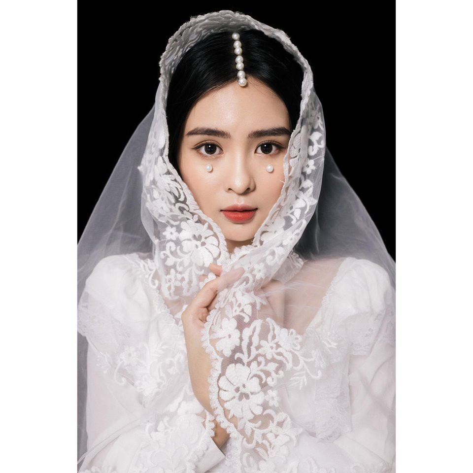 Mê mẩn nhan sắc của dàn hot girl Kon Tum gây sốt mạng Me man nhan sac cua dan hot girl Kon Tum gay sot mang