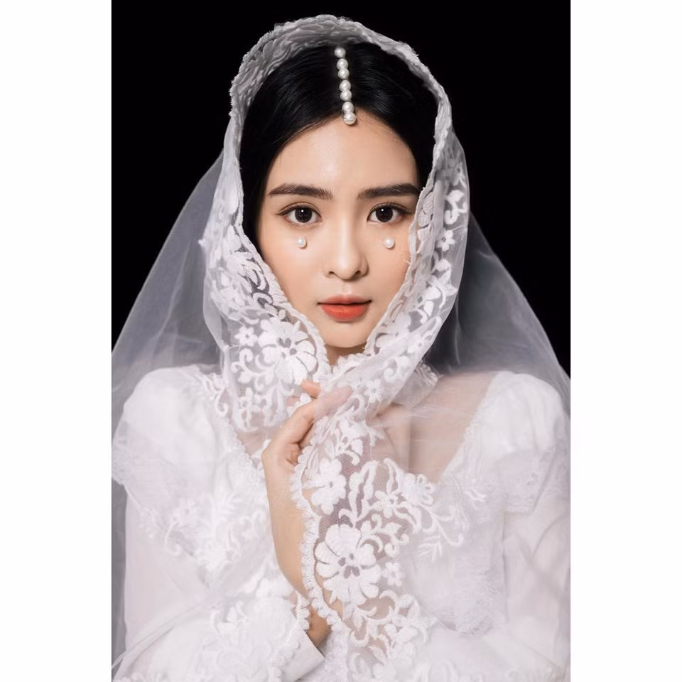 Mê mẩn nhan sắc của dàn hot girl Kon Tum gây sốt mạng Me man nhan sac cua dan hot girl Kon Tum gay sot mang