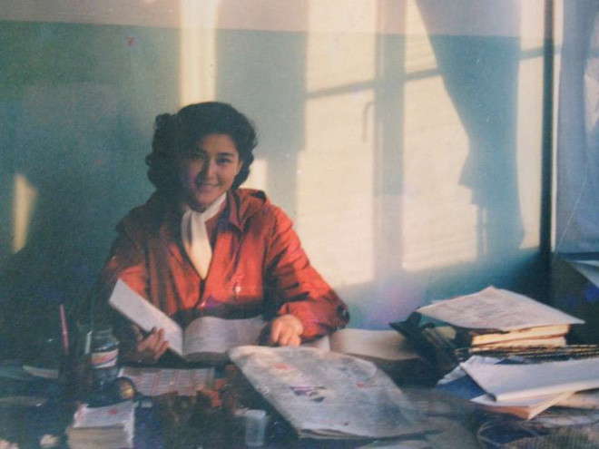 Bố cô nàng chắc hẳn cũng không phải dạng vừa đâu khi tản tỉnh và cưới được một cực phẩm nhan sắc như thế này.