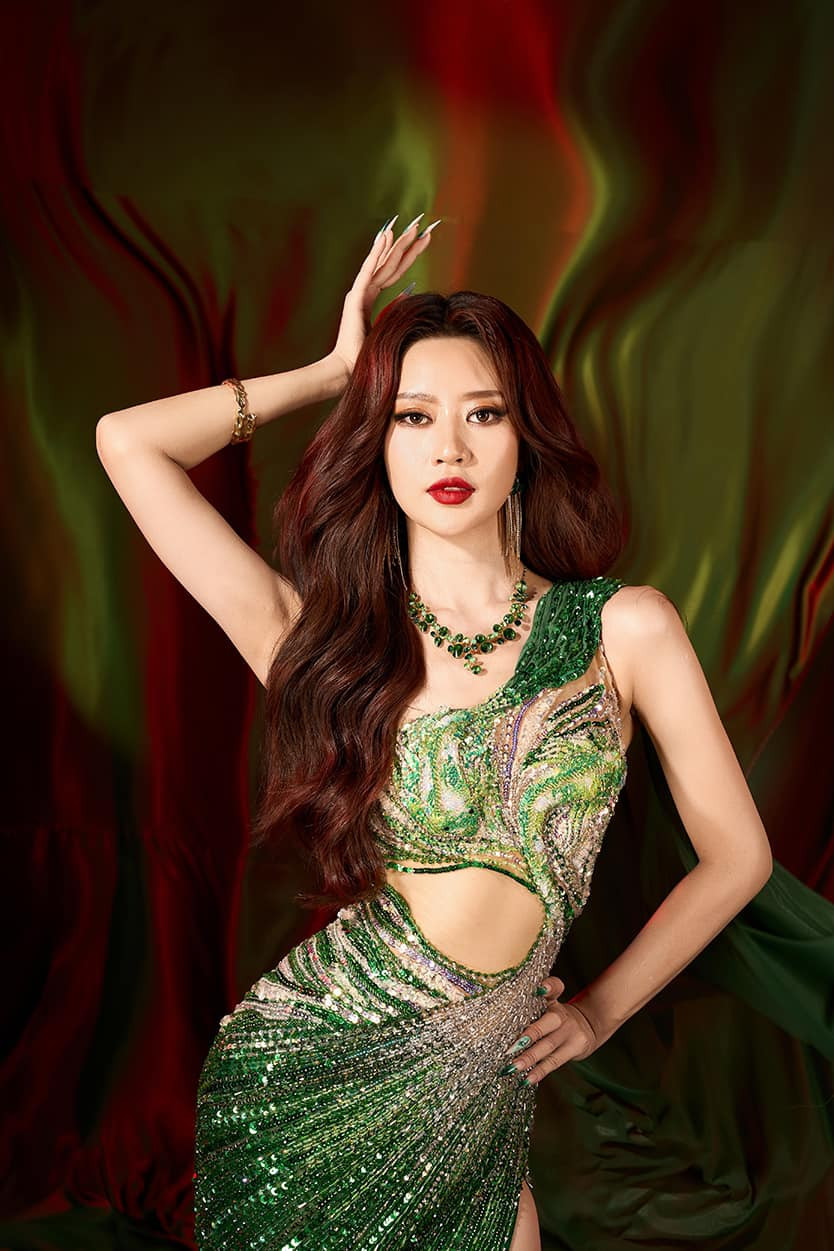 Trên trang cá nhân, hành trình chuẩn bị cho cuộc thi sắc đẹp của Đan Chi được cô nàng đăng tải nhận được sự động viên, khích lệ của rất nhiều người theo dõi.