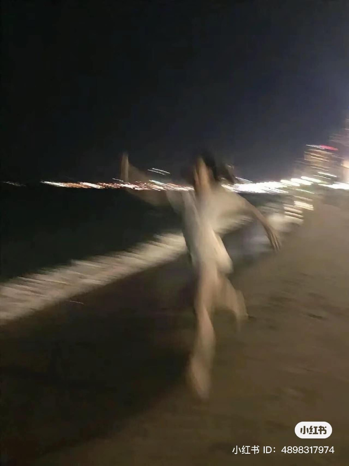 Nhìn những tấm hình này không biết cô bạn gái khi nhận ảnh sẽ có cảm nghĩ gì...