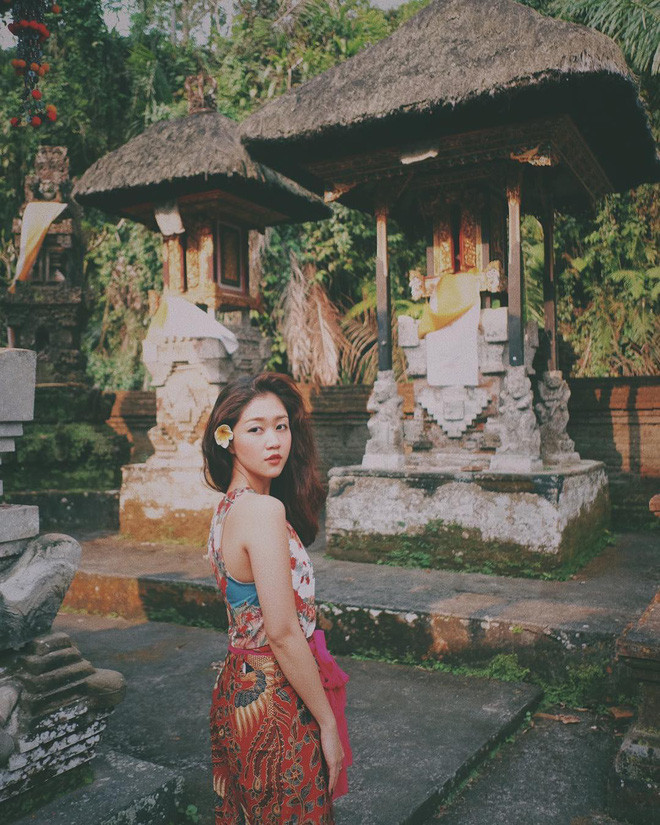 Hiện tại những hình ảnh của Nam Phương luôn thu hút hàng ngàn lượt like cùng hàng trăm bình luận khen ngợi về nhan sắc cũng như suy nghĩ hiện đại của cô nàng. Nguồn ảnh: FBNV