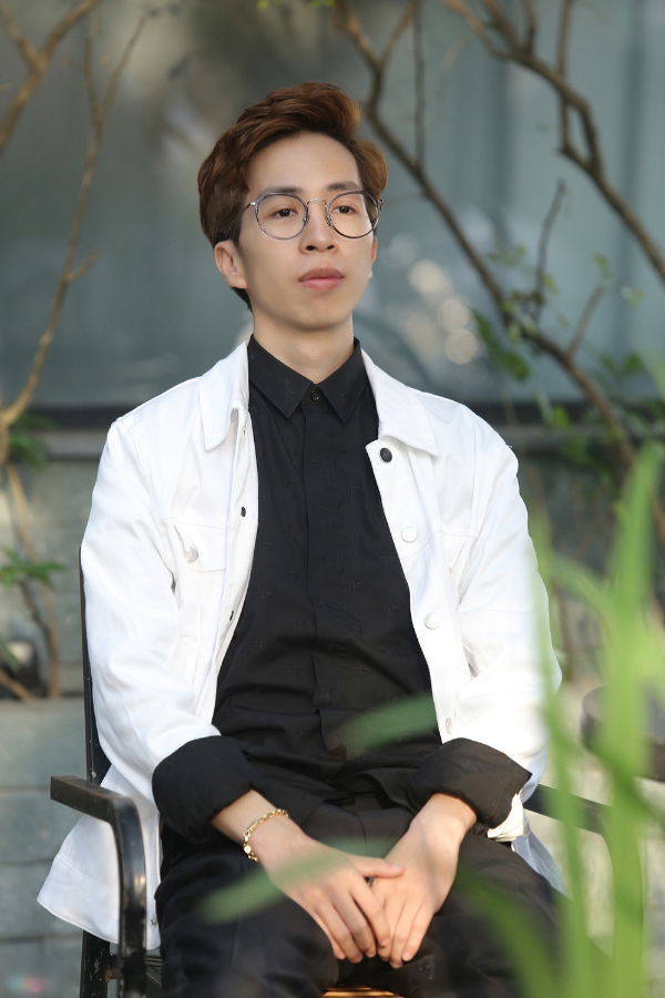 Bên cạnh vai trò làm streamer, YouTuber thì hiện anh còn là nhà sản xuất âm nhạc. Được xếp hạng là một trong những streamer nổi tiếng nhất nhì Việt Nam, ViruSs sở hữu kênh YouTube đều có hơn 3 triệu lượt người đăng ký.