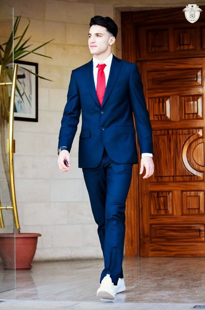 Hadi Al Hourani khá kín tiếng trên mạng xã hội, anh không thường xuyên cập nhật trạng thái hay chia sẻ hình ảnh cá nhân.