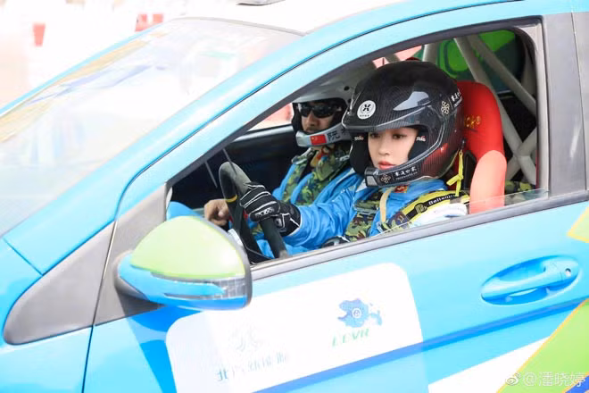 Năm 2007, cô là Á quân trong bảng xếp hạng của WPBA. Năm 2010, Phan Hiểu Đình giành huy chương vàng tại ASIAD lần thứ 16 diễn ra trên chính mảnh đất Trung Quốc.