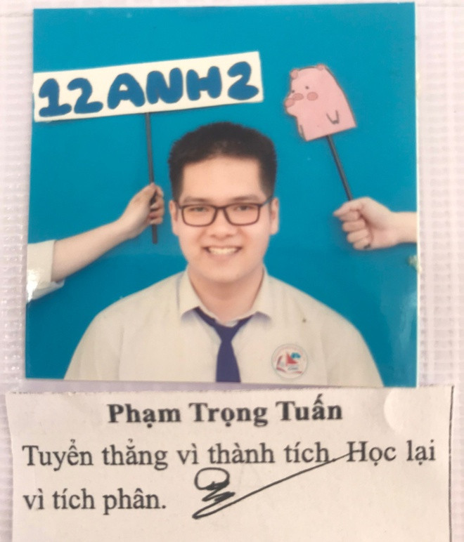 Phạm Trọng Tuấn đạt giải 3 tiếng Anh trong kỳ thi học sinh giỏi quốc gia nên được tuyển thẳng đại học. Nam sinh sẽ lựa chọn theo học tại Đại học Ngoại thương Hà Nội. Dù có thành tích học tập nổi bật, môn học "ám ảnh" Trọng Tuấn cũng như nhiều bạn bè khác là Toán.