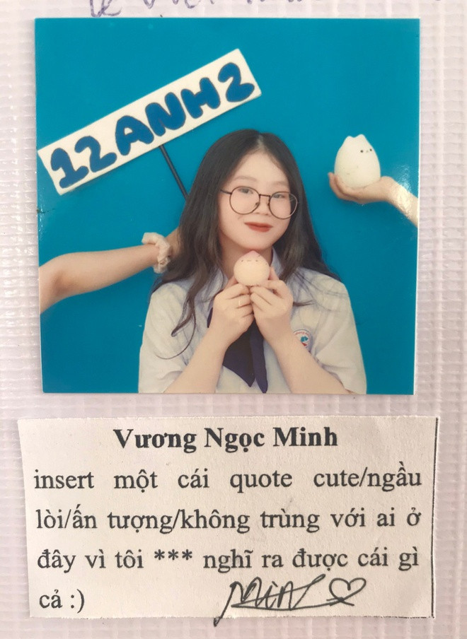 "Lớp mình có 35 thành viên, mỗi người một cá tính riêng nhưng đều gắn bó thân thiết, đồng hành với nhau 3 năm qua. Mình hy vọng đây sẽ là một kỷ niệm đáng nhớ cho các bạn trong lớp cũng như học sinh cuối cấp trong trường", Quỳnh Trang nói.