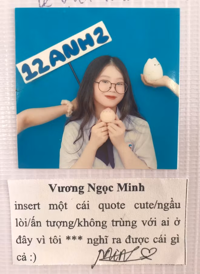 "Lớp mình có 35 thành viên, mỗi người một cá tính riêng nhưng đều gắn bó thân thiết, đồng hành với nhau 3 năm qua. Mình hy vọng đây sẽ là một kỷ niệm đáng nhớ cho các bạn trong lớp cũng như học sinh cuối cấp trong trường", Quỳnh Trang nói.