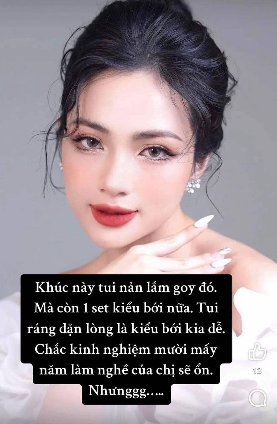 Mẫu kiểu tóc bới.