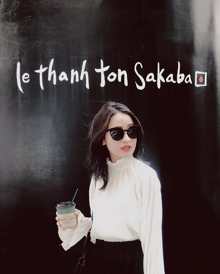 Với lợi thế nhan sắc, VJ Kim Nhã đều có thể dễ dàng "vào vai" trong các concept ảnh khác nhau, từ dễ thương trong sáng đến thần thái sang chảnh.