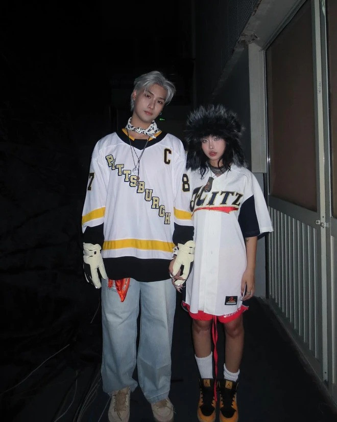 Chuyện tình của 52Hz và nhà sản xuất âm nhạc RIO cũng khiến nhiều người rất ngưỡng mộ. Cả 2 vừa là đồng nghiệp hỗ trợ nhau hết mình trong sự nghiệp, vừa là người tri kỉ thấu hiểu nhau trong cuộc sống.