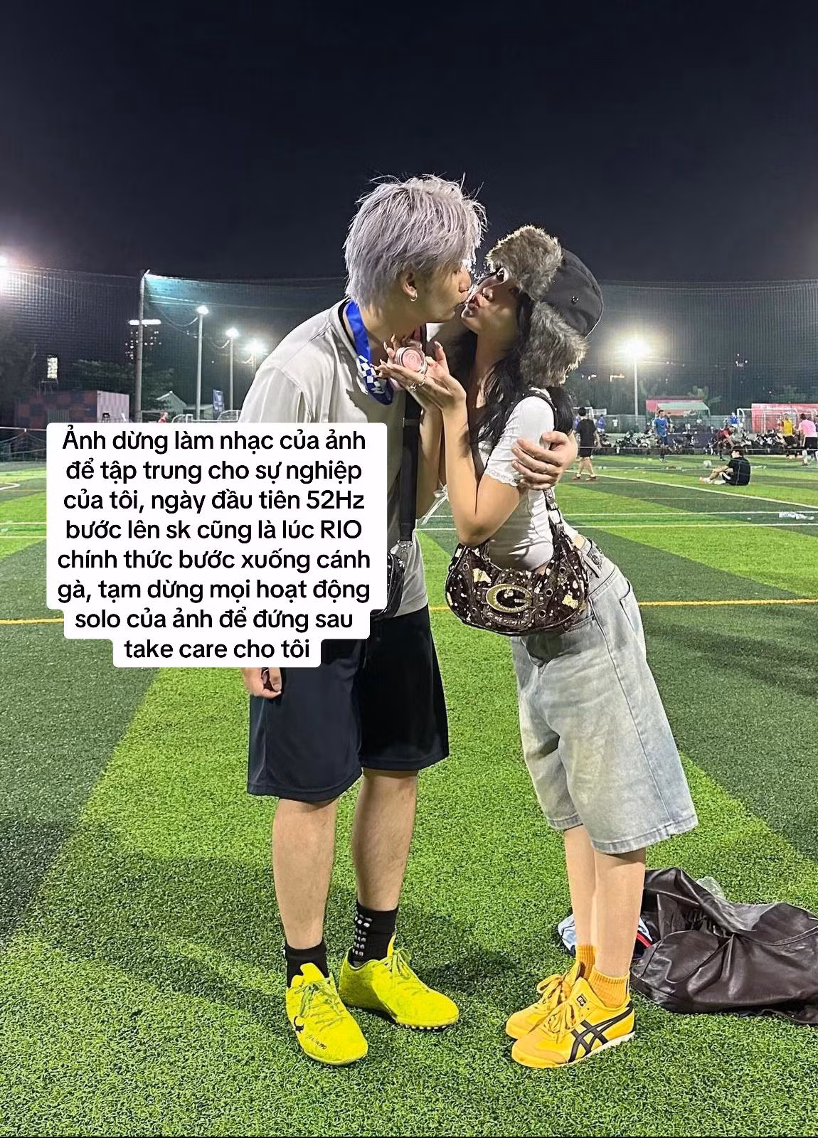 "Ảnh dừng làm nhạc của ảnh để tập trung cho sự nghiệp của tôi, ngày đầu tiên 52Hz bước lên sân khấu cũng là lúc RIO chính thức bước xuống cánh gà".