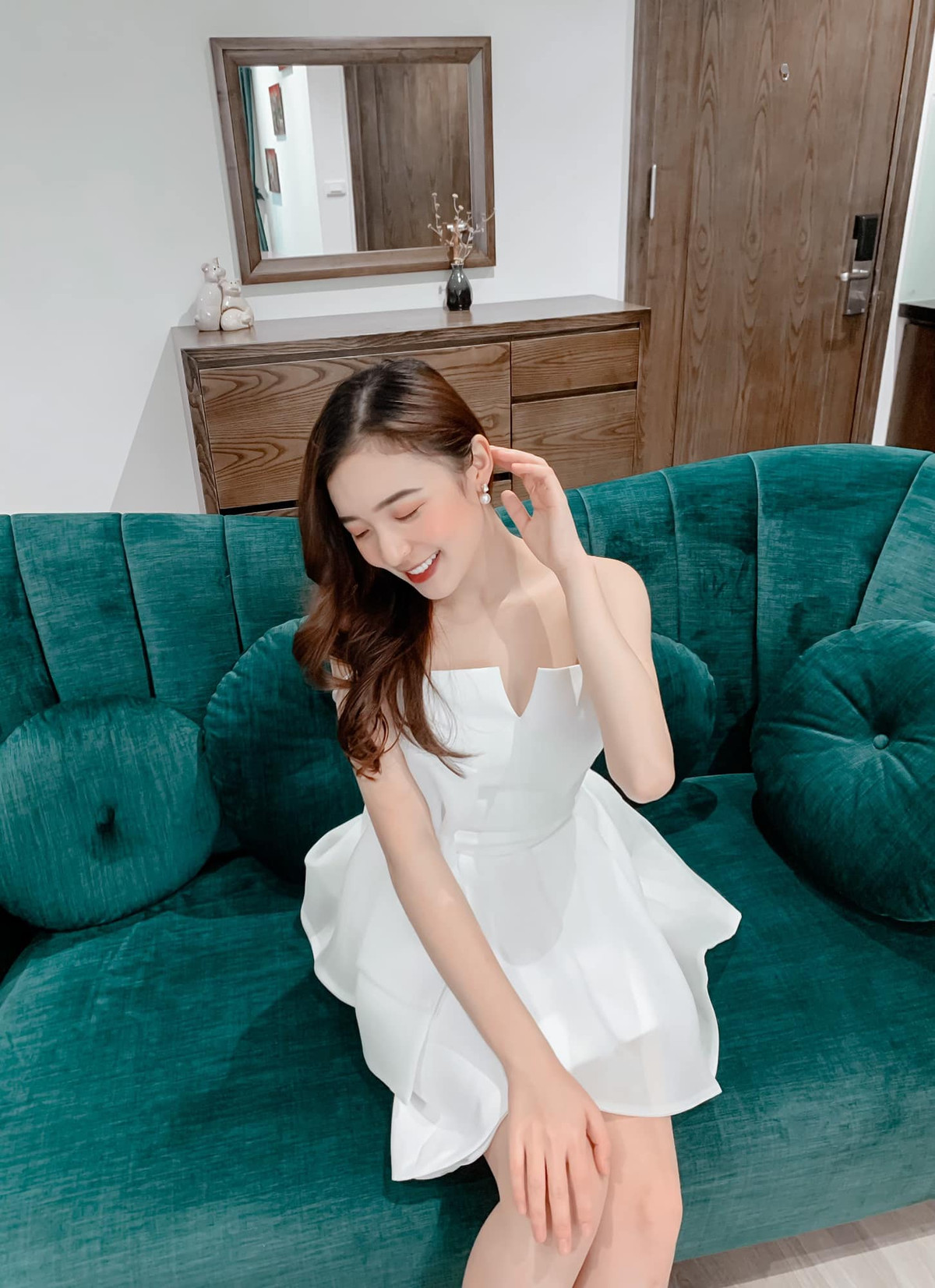 Sở hữu thân hình không cao ráo, thế nhưng nữ MC 9x luôn nhận được lời khen ngợi từ dân mạng bởi có gu thời trang đẹp, phù hợp với dáng người và từng hoàn cảnh.