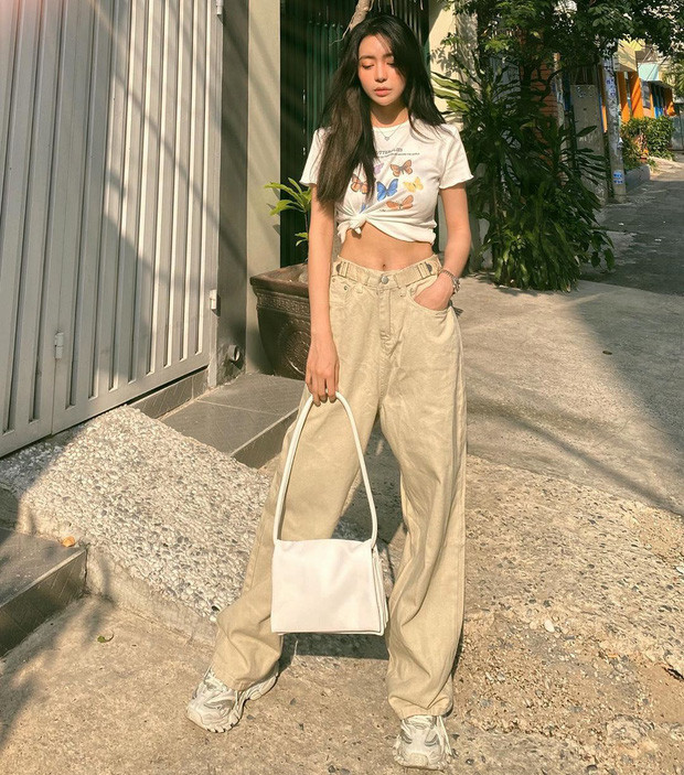 Hot girl Trang Anna tên thật Đặng Thị Thúy Trang là gương mặt khá quen thuộc với cộng đồng mạng.