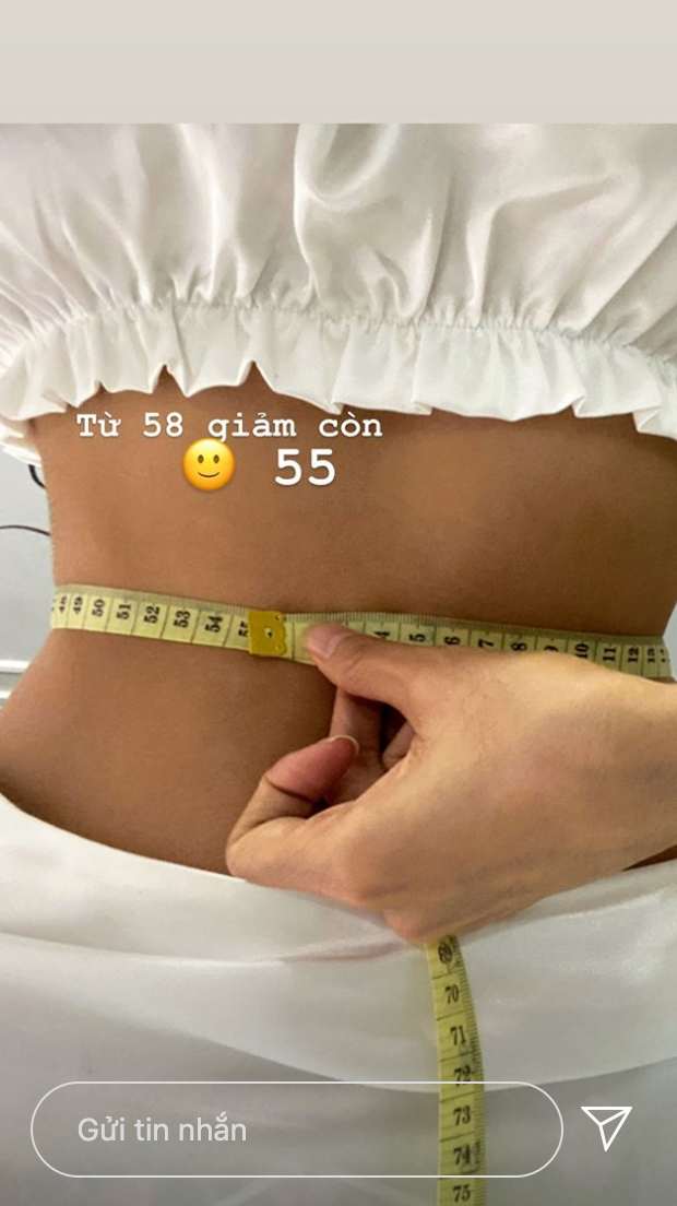 Mới đây, hot girl Trang Anna khiến rất nhiều người trầm trồ khi khoe vòng eo 55cm. Mặc dù trước đó cô nàng cũng có số eo rất lý tưởng là 58cm.