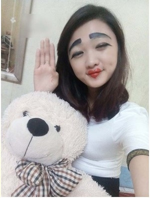 Sự nổi tiếng bằng cách này dù nhận về nhiều bình luận trái chiều thế nhưng đây là cách để giải tỏa áp lực từ những khuôn mặt xấu xí như thế này. Mời quý độc giả đón xem thêm video Hiện tượng mạng xã hội: Những hào quang "bong bóng" - Nguồn: KÊNH VTC1