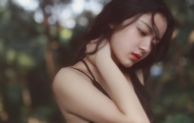 Từ Dĩnh - Hot girl được khen là "xinh như thiên thần" với ngoại hình vượt trội người thường.