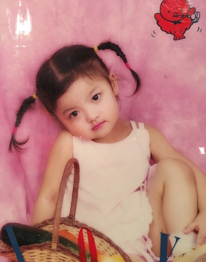 Hình ảnh của cô khi còn thơ.