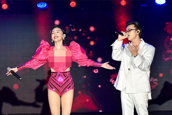 Từ 14/9 - 6/10, đại nhạc hội "Where culture meets culture" sẽ diễn ra vào mỗi tối thứ 7 và chủ nhật hàng tuần, với sự tham gia của các nghệ sĩ hàng đầu Vbiz: Hồ Ngọc Hà, Sơn Tùng M-TP, Tóc Tiên...