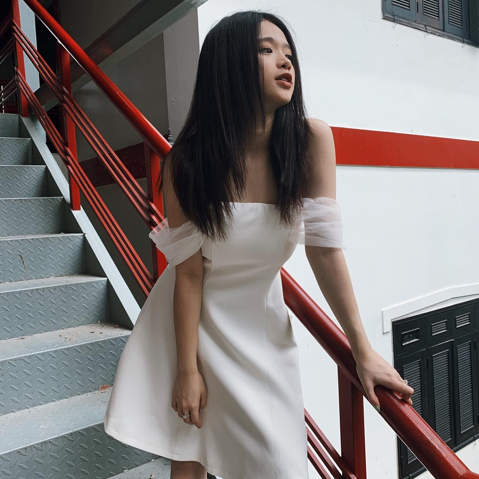 Không thể phủ nhận sự cố gắng của Linh Ka trong việc thay đổi làm mới bản thân thời gian gần đây. Hy vọng cô nàng sẽ giữ vững phong độ và thành công hơn trên con đường mà mình theo đuổi.