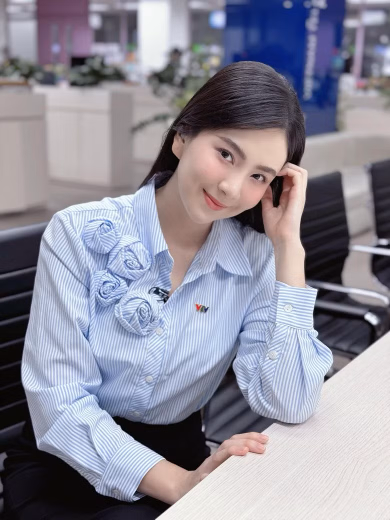 Bước sang tuổi 34, Mai Ngọc vẫn giữ vững phong độ nhan sắc ngọt ngào, thân hình chuẩn đẹp cùng làn da trắng mịn. Dù vừa trải qua biến cố hôn nhân nhưng Mai Ngọc đã vực lại được tinh thần và tiếp tục duy trì chế độ ăn uống khoa học, lành mạnh để giữ sự trẻ trung.