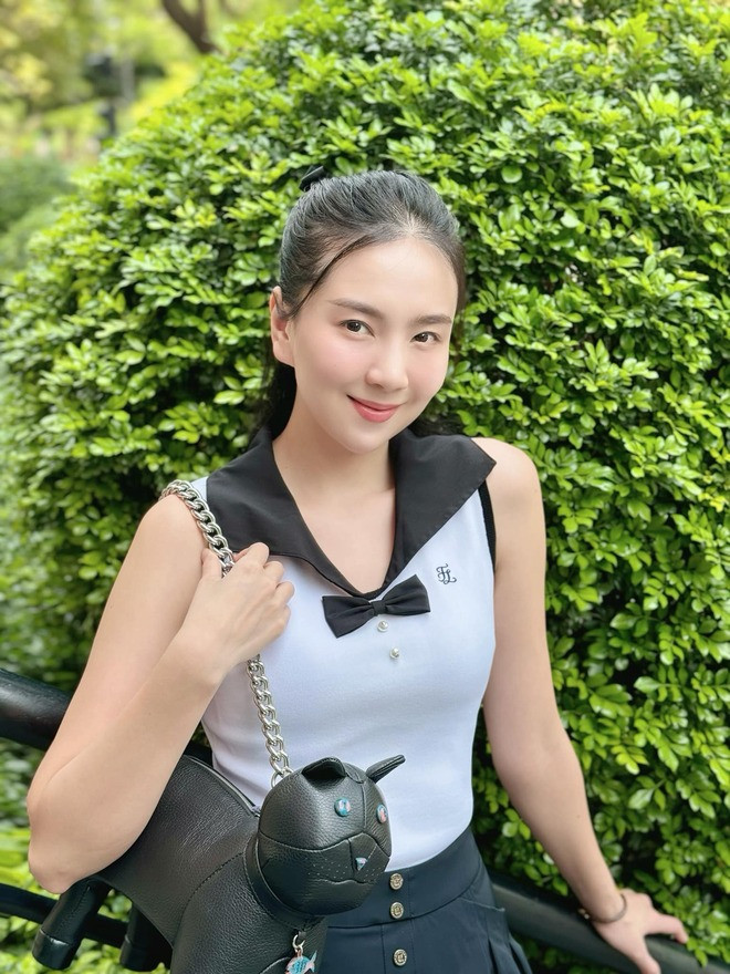 Nhan sắc xinh đẹp, thanh lịch cùng vóc dáng chuẩn hoa hậu với chiều cao 1m72, giúp Mai Ngọc nhận được nhiều tình cảm của người xem truyền hình.