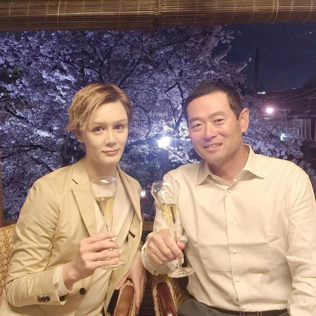 Mặc dù không theo đuổi sự nghiệp bóng chày giống như cha và anh trai nhưng Matt vẫn trở nên nổi tiếng nhờ ngoại hình khác người. Ông Masumi luôn tôn trọng quyết định của con trai và quan hệ của họ vẫn vô cùng thân thiết.