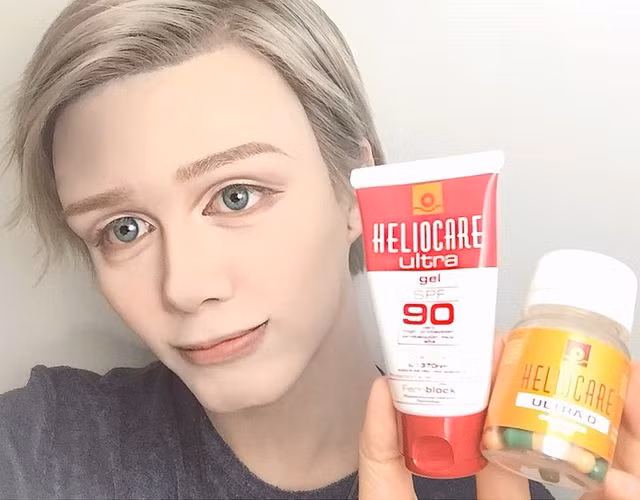 Chàng trai 9X Nhật Bản này gần như đã "đập đi xây lại" toàn bộ khuôn mặt để sở hữu nhan sắc như hiện tại. Khán giả đoán rằng anh đã cắt mí, làm mày, sửa mũi, chỉnh môi trái tim, chỉnh hàm, làm đẹp da và luôn luôn đeo kính áp tròng, trang điểm khi xuất hiện trước công chúng. Tuy nhiên Matt chưa bao giờ lên tiếng về việc này.