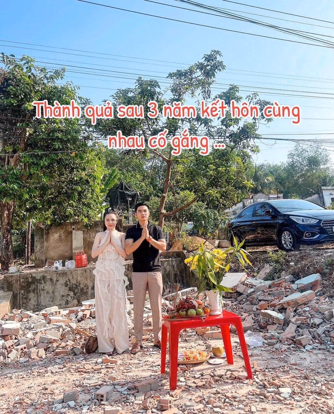 Một tài khoản mạng xã hội của một cô gái đã đăng tải câu chuyện bằng hình ảnh về quá trình xây dựng cơ ngơi đầu tiên của 2 vợ chồng sau 3 năm kết hôn.