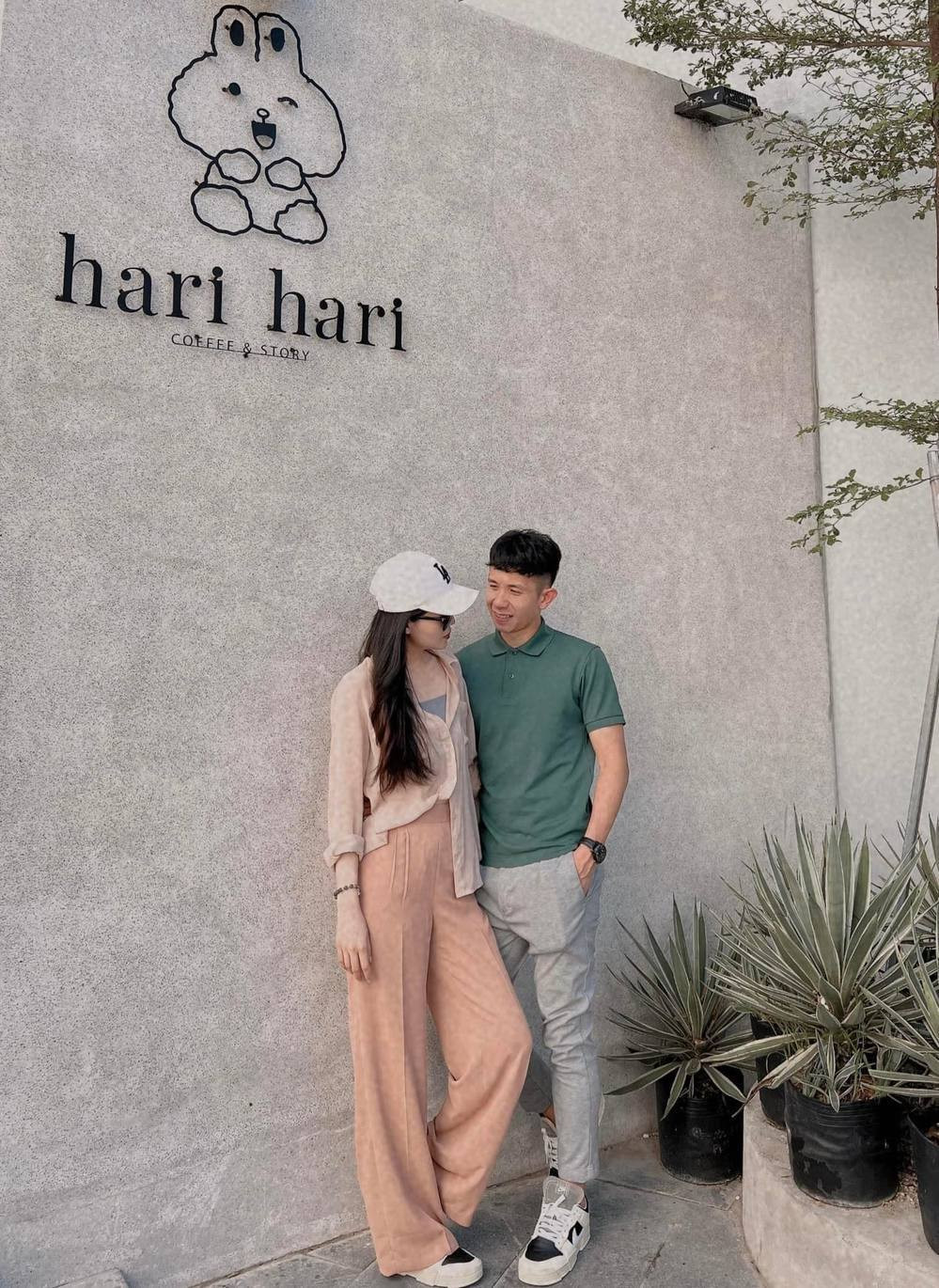 Cả 2 thường đi chơi cùng nhau và có những bức ảnh tình tứ.