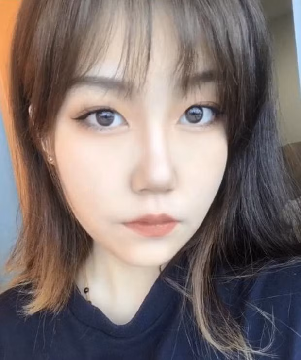 Một chàng thanh niên đã hí hửng khi làm quen được gái xinh sau 27 năm cô đơn. Anh nhanh chóng bày tỏ mong muốn gặp gỡ và tiến xa hơn trong mối quan hệ.