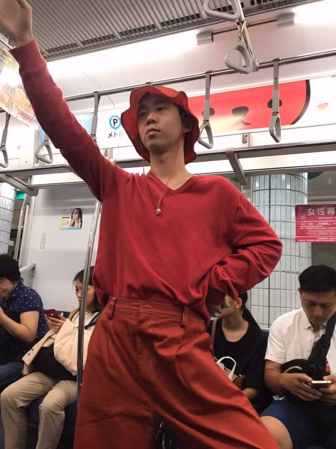 North cùng cộng sự thường đăng tải các album ảnh hoặc clip hài hước khiến người xem không thể nhịn cười.