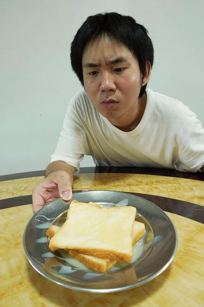 Chẳng cần làm gì nhiều chỉ nhìn thần thái trên khuôn mặt của "thánh lầy" North cũng đủ để mọi người cười cả ngày.