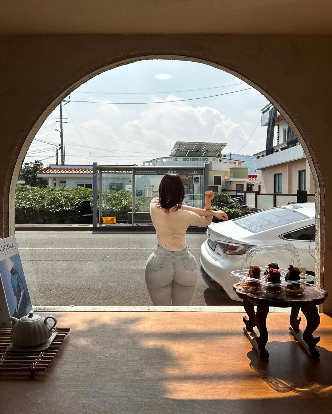 Vòng 3 luôn là điểm thu hút của cô nàng khiến ai cũng phải chú ý.