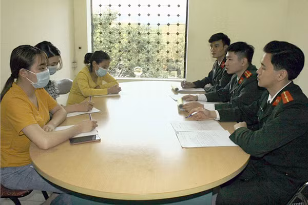 4 co gai bi phat 40 trieu vi tung tin ve nu benh nhan Covid-19